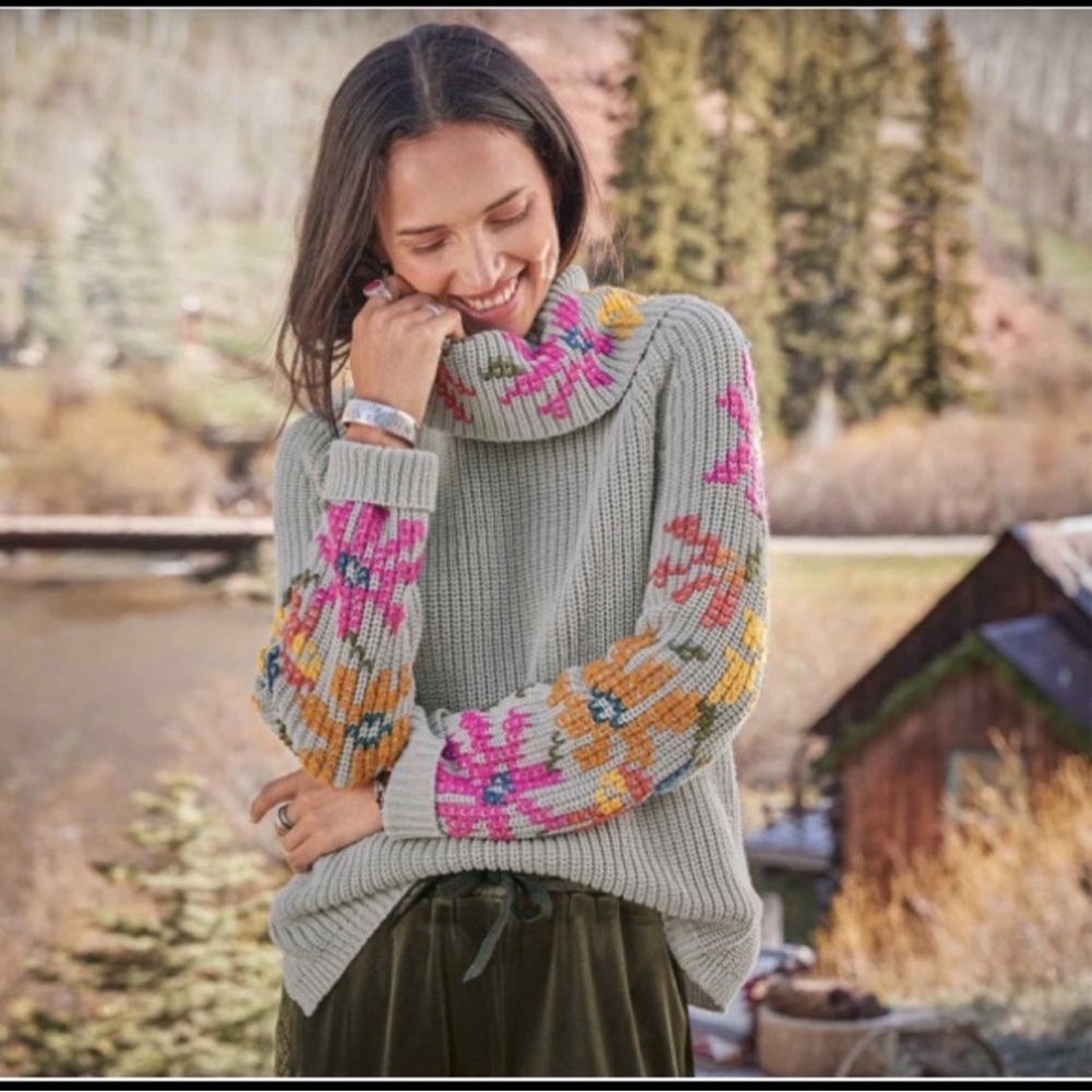 Sundance Cotton Grey Floral Cowl Neck Sweater Size Large